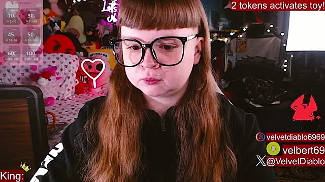 Snapshot of VelvetDiablo chatting on February 19, 2026, 12:40 am VelvetDiablo online show from February 19, 2026, 12:40 am