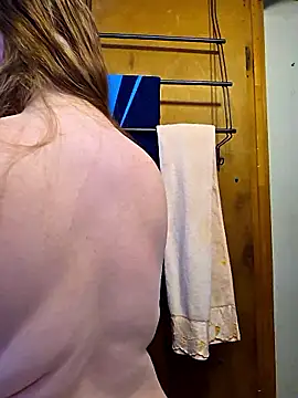 Snapshot of VelvetDiablo chatting on February 14, 2026, 12:44 am VelvetDiablo online show from February 14, 2026, 12:44 am