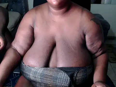 Snapshot of ebonybbwcouples chatting on November 27, 2025, 11:38 pm ebonybbwcouples online show from November 27, 2025, 11:38 pm