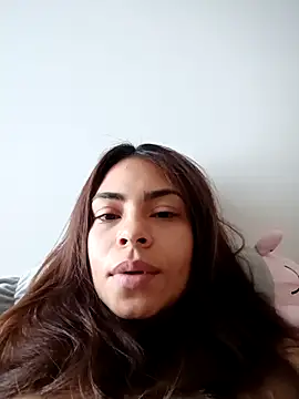 Snapshot of Ivanna2 chatting on December 18, 2025, 12:20 pm Ivanna2 online show from December 18, 2025, 12:20 pm