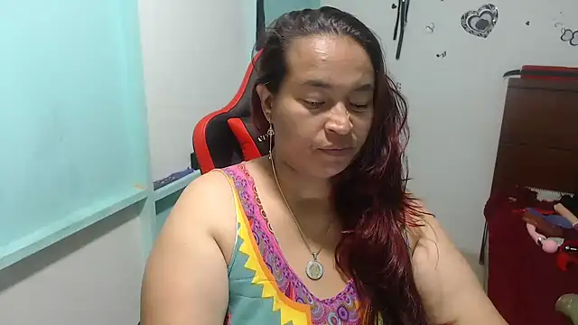 Snapshot of NatalySexxxMilk chatting on December 5, 2025, 6:12 am NatalySexxxMilk online show from December 5, 2025, 6:12 am