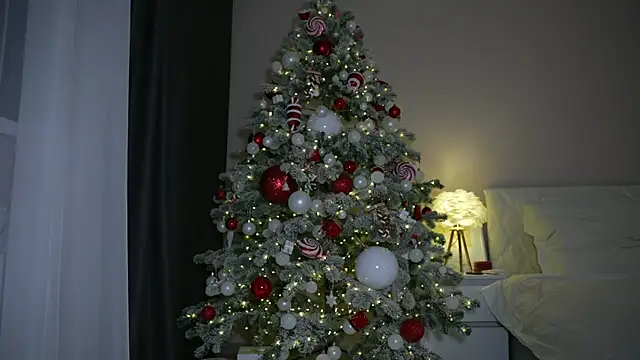 CatchMe1 online show from November 21, 2025, 5:56 pm