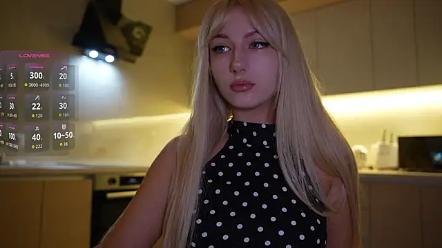 CatchMe1 online show from November 1, 2025, 6:46 pm