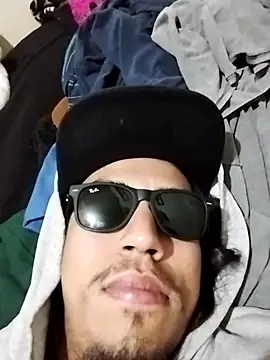 AlexAlejandro13 online show from April 19, 2026, 10:12 pm