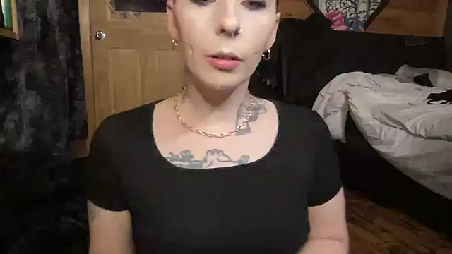 TeenyDoll online show from May 26, 2026, 2:42 am