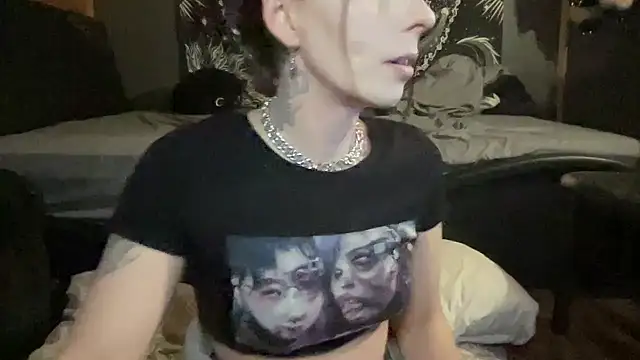 Snapshot of TeenyDoll chatting on March 19, 2025, 1:43 am TeenyDoll online show from March 19, 2025, 1:43 am