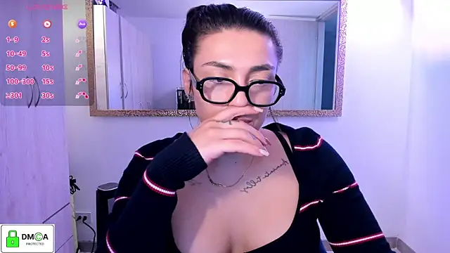 Snapshot of EricaVanderhill chatting on June 14, 2026, 10:22 pm EricaVanderhill online show from June 14, 2026, 10:22 pm