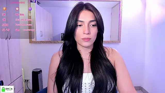 EricaVanderhill online show from April 8, 2026, 12:12 am