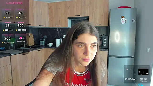 Snapshot of Bella_Foryou chatting on June 5, 2026, 6:52 am Bella Foryou online show from June 5, 2026, 6:52 am