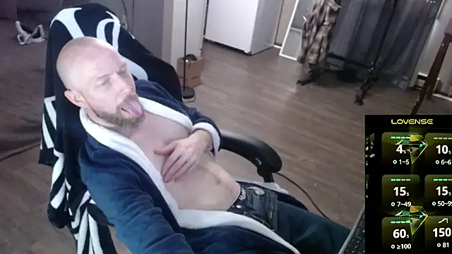 Snapshot of MaxRouger chatting on March 1, 2026, 3:56 pm MaxRouger online show from March 1, 2026, 3:56 pm