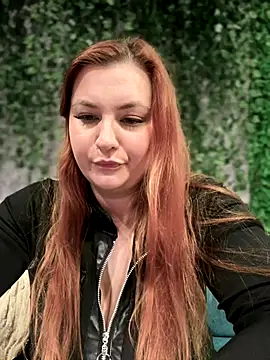 CandyShoopp online show from November 30, 2025, 7:36 pm