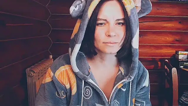 Snapshot of Platina_Fox chatting on February 22, 2026, 9:22 am Platina Fox online show from February 22, 2026, 9:22 am