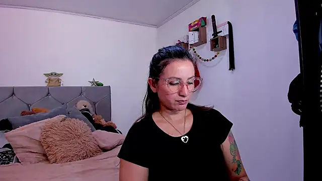 Snapshot of vanessabrown_ chatting on December 15, 2025, 6:14 pm vanessabrown online show from December 15, 2025, 6:14 pm