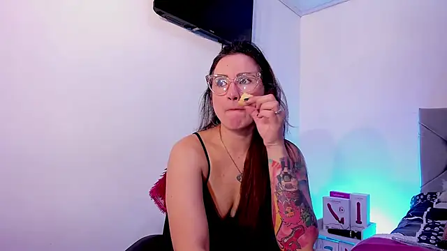 Snapshot of vanessabrown_ chatting on February 3, 2026, 2:43 am vanessabrown online show from February 3, 2026, 2:43 am