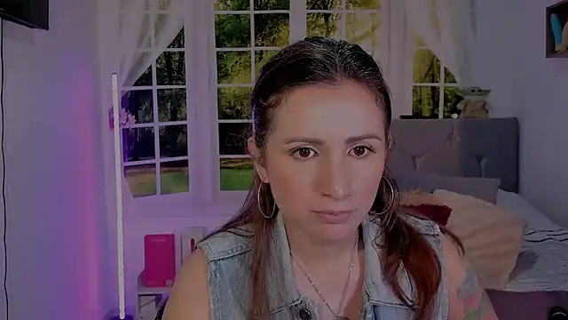 Snapshot of vanessabrown_ chatting on April 29, 2026, 4:44 pm vanessabrown online show from April 29, 2026, 4:44 pm