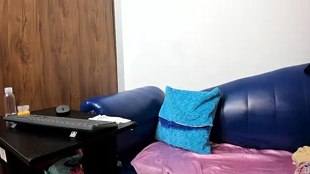 Mature Skinny online show from October 25, 2025, 7:07 am