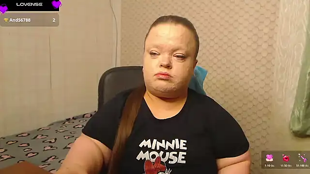 Janiffer MiMi online show from April 15, 2026, 4:44 pm