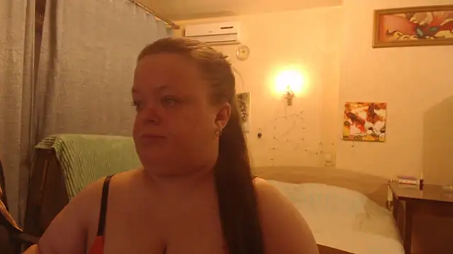 Janiffer MiMi online show from March 18, 2025, 1:24 am