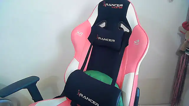 PinkPudding online show from December 19, 2024, 11:07 am