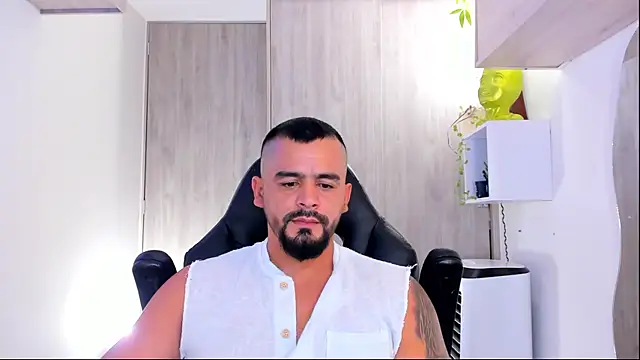 Snapshot of Ricardo_1998 chatting on March 18, 2025, 1:13 am Ricardo 1998 online show from March 18, 2025, 1:13 am