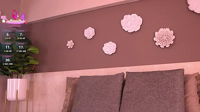 evamoretti online show from March 18, 2026, 8:10 pm