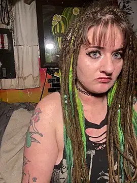 1-800-FUCKYOU online show from December 18, 2025, 4:50 am