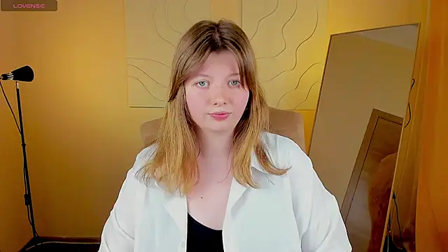 Snapshot of Vivian_cutie chatting on March 13, 2025, 3:28 pm Vivian cutie online show from March 13, 2025, 3:28 pm