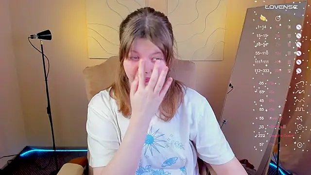 Snapshot of Vivian_cutie chatting on February 27, 2025, 2:32 pm Vivian cutie online show from February 27, 2025, 2:32 pm