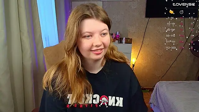 Snapshot of Vivian_cutie chatting on September 20, 2025, 10:42 am Vivian cutie online show from September 20, 2025, 10:42 am