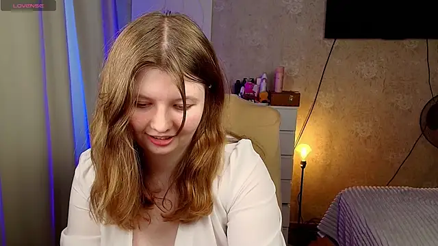 Vivian cutie online show from April 3, 2026, 3:29 pm