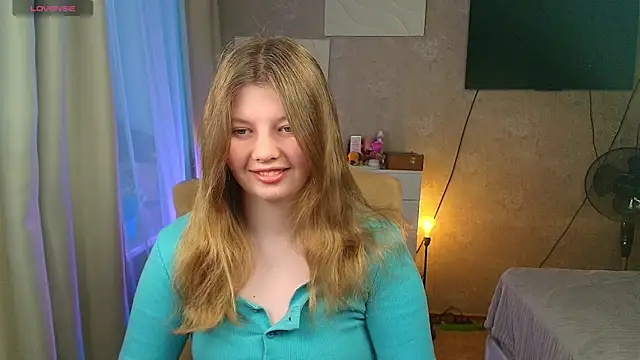 Snapshot of Vivian_cutie chatting on November 29, 2025, 10:37 am Vivian cutie online show from November 29, 2025, 10:37 am