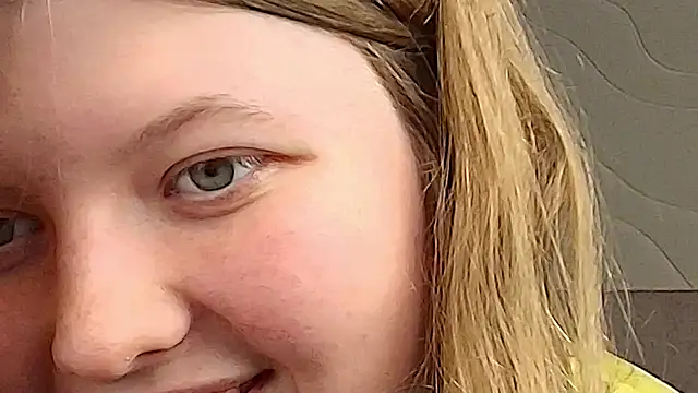 Snapshot of Vivian_cutie chatting on October 22, 2025, 4:39 pm Vivian cutie online show from October 22, 2025, 4:39 pm