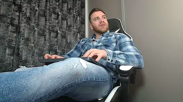 Snapshot of Thori92 chatting on February 17, 2025, 6:06 pm Thori92 online show from February 17, 2025, 6:06 pm
