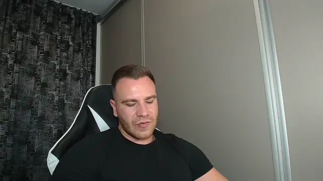 Snapshot of Thori92 chatting on September 26, 2025, 5:09 pm Thori92 online show from September 26, 2025, 5:09 pm