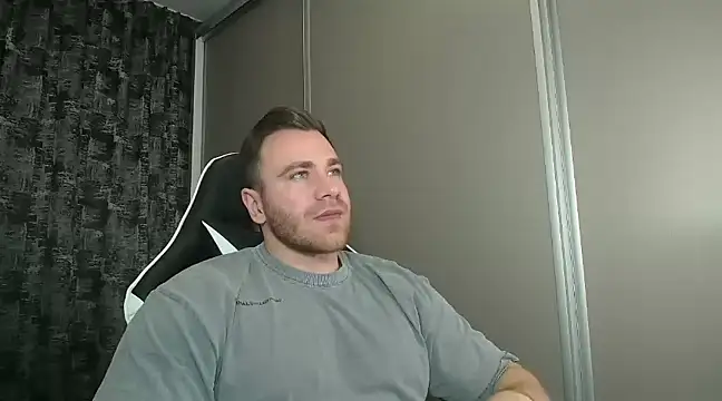 Snapshot of Thori92 chatting on February 3, 2025, 6:49 pm Thori92 online show from February 3, 2025, 6:49 pm