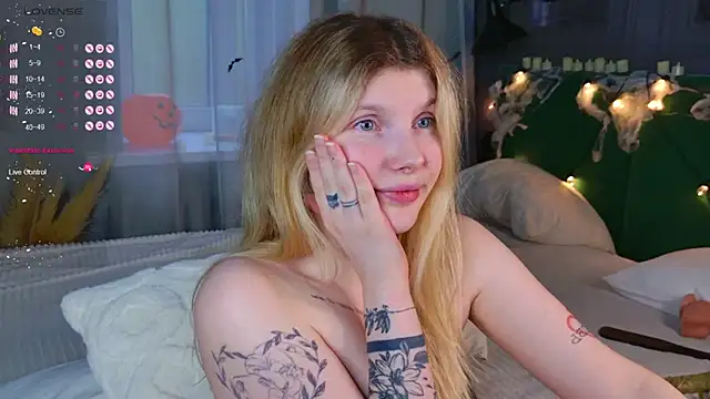 Snapshot of _aleksa_ chatting on November 1, 2025, 7:02 am aleksa online show from November 1, 2025, 7:02 am