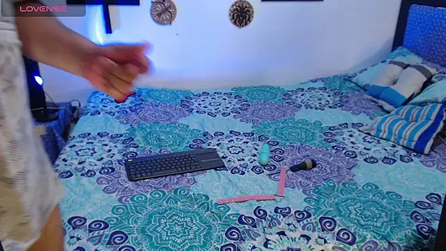 kyobiker online show from October 3, 2025, 1:31 am