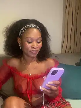 PETITE NAOMI online show from October 13, 2025, 5:25 pm