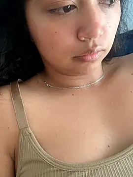 Peach Girll online show from May 25, 2026, 7:01 pm