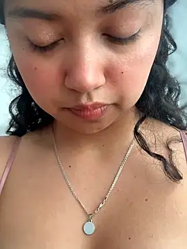 Peach Girll online show from March 27, 2026, 2:51 pm