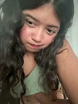 Peach Girll online show from April 10, 2026, 8:05 pm