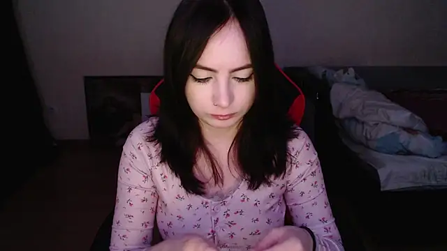 Snapshot of Laralianna chatting on December 5, 2025, 3:10 pm Laralianna online show from December 5, 2025, 3:10 pm