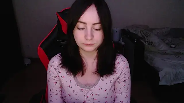 Snapshot of Laralianna chatting on November 1, 2025, 5:51 pm Laralianna online show from November 1, 2025, 5:51 pm