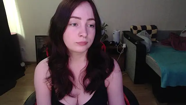 Snapshot of Laralianna chatting on May 24, 2026, 10:15 am Laralianna online show from May 24, 2026, 10:15 am
