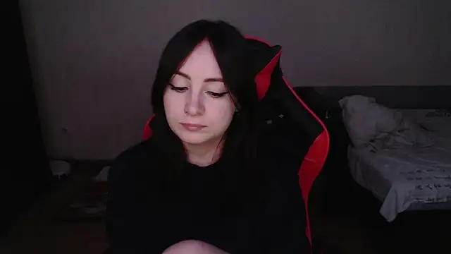 Snapshot of Laralianna chatting on November 10, 2025, 12:26 am Laralianna online show from November 10, 2025, 12:26 am