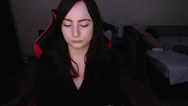 Laralianna online show from February 24, 2026, 6:53 pm