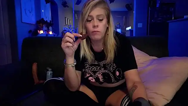 Lexi Shocker online show from September 25, 2025, 7:03 am