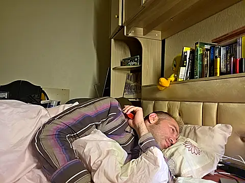 theSmallest-dick online show from September 18, 2025, 10:46 pm