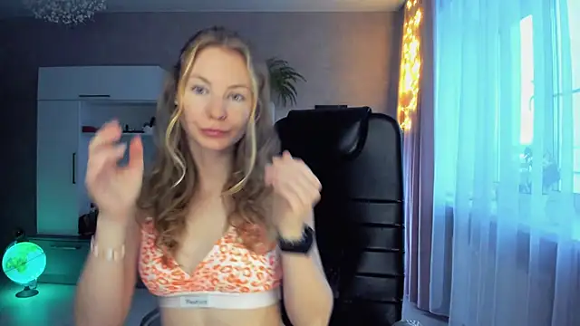 Snapshot of Cuddle_Cat chatting on November 22, 2025, 6:34 am Cuddle Cat online show from November 22, 2025, 6:34 am