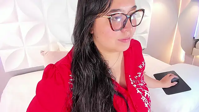 Snapshot of Dulce_26_ chatting on February 12, 2025, 5:05 pm Dulce 26 online show from February 12, 2025, 5:05 pm